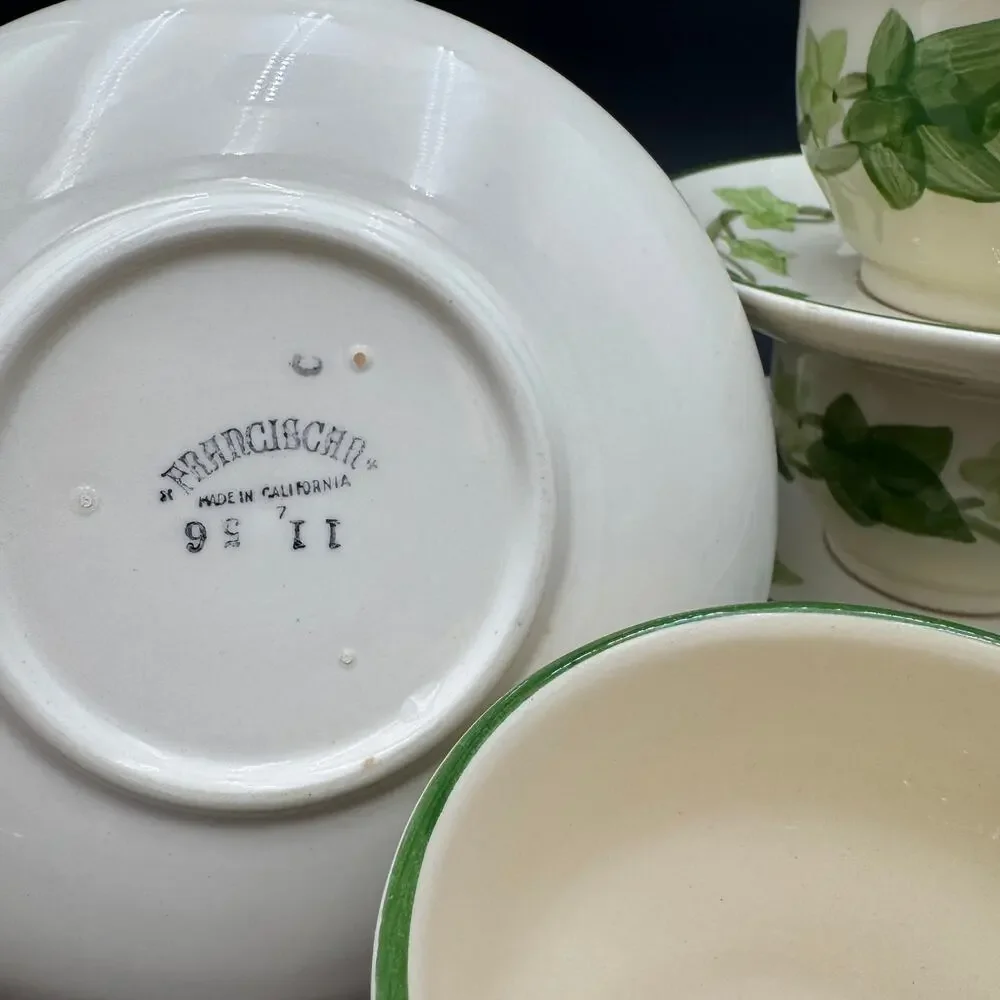 Vintage Franciscan Ivy USA Dinnerware  Cups & Saucers Set of 4 (8 pcs)